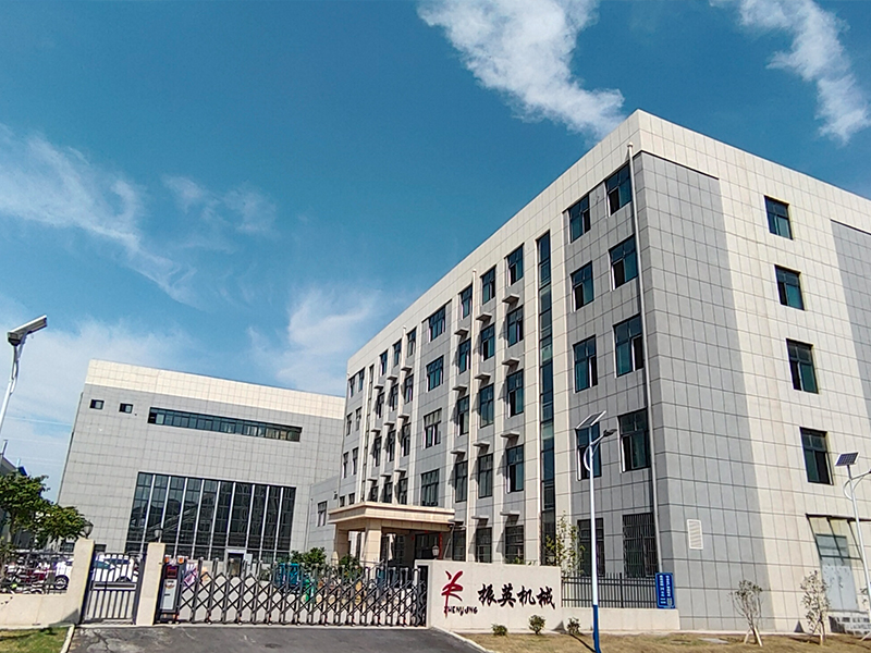 廠區(qū)大門(mén)